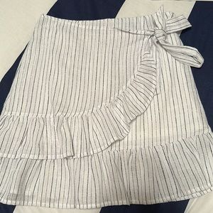She & Sky Wrap Skirt Size:Small